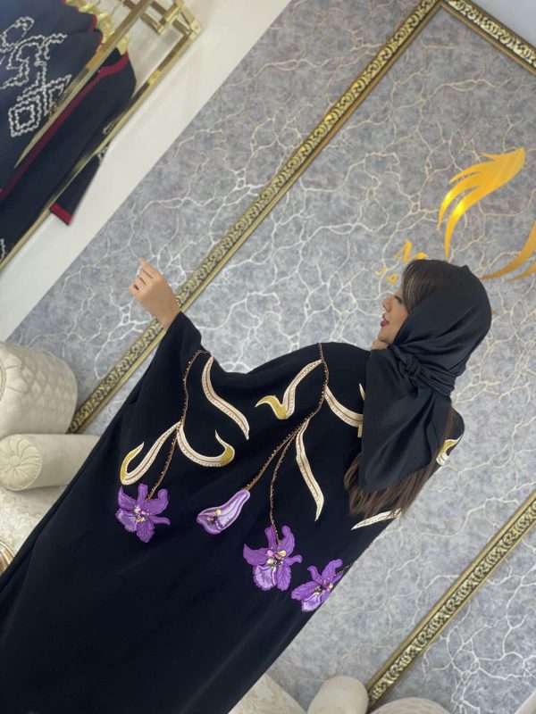 عبا مجلسی گل دوزی با جواهر دوزی مدل گل واژگون