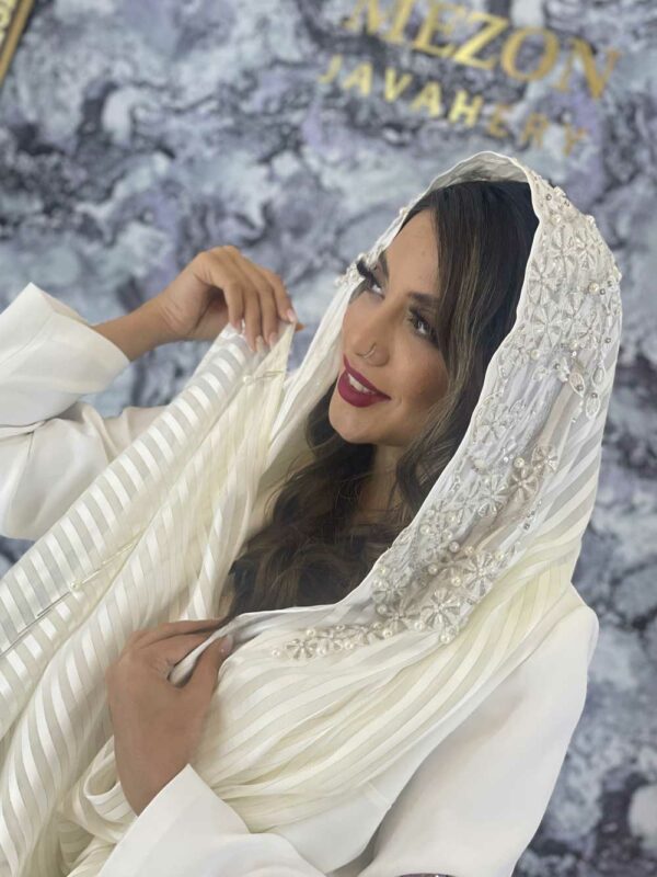 شال جواهر دوزی یاس سفید